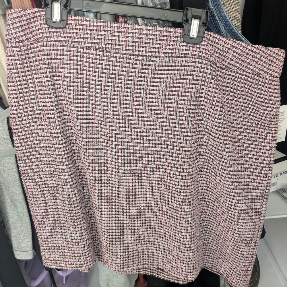 **Bar III Red Pink and Black Patterned A-Line Skirt